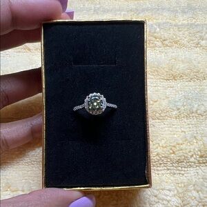 925 Sterling silver band, 1ct light green moissanite diamond surrounded by cz 7
